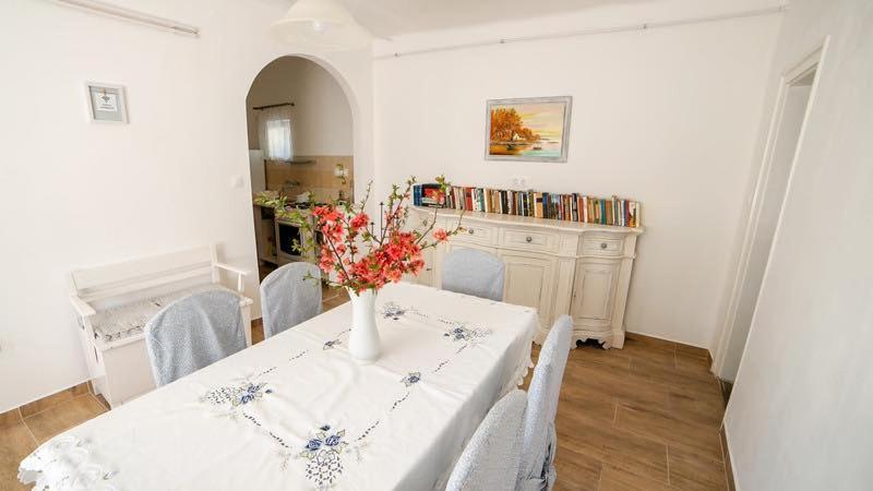 Luis Golyas Haza Villa Raposka Ngoại thất bức ảnh